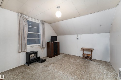 11315 75 Avenue, Edmonton, AB - Indoor Photo Showing Other Room