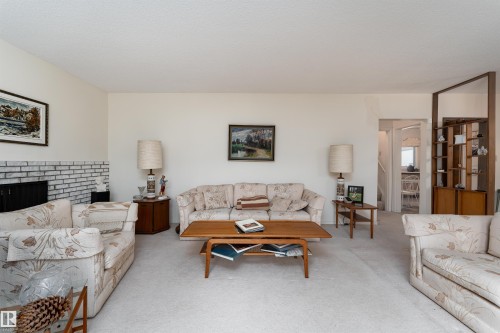 11315 75 Avenue, Edmonton, AB - Indoor Photo Showing Living Room