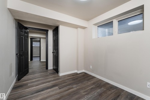 6484 King Wynd, Edmonton, AB - Indoor Photo Showing Other Room