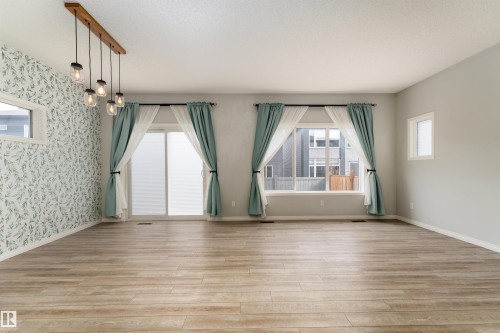 6484 King Wynd, Edmonton, AB - Indoor