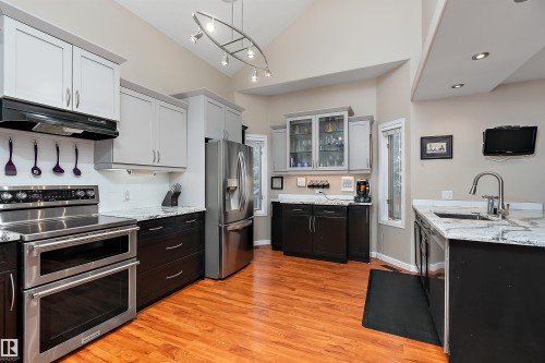 873 Ryan Pl, Edmonton, AB - Indoor Photo Showing Kitchen