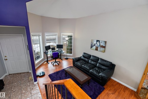 873 Ryan Pl, Edmonton, AB - Indoor Photo Showing Living Room