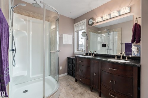 873 Ryan Pl, Edmonton, AB - Indoor Photo Showing Bathroom