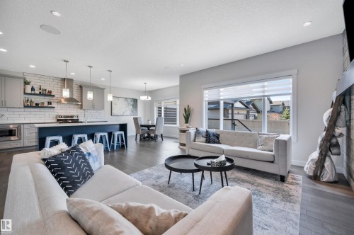 17632 77 Street, Edmonton, AB - Indoor Photo Showing Living Room