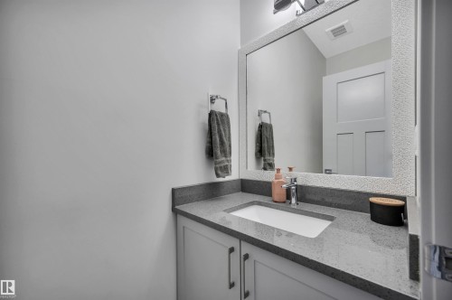17632 77 Street, Edmonton, AB - Indoor Photo Showing Bathroom