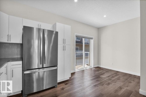 28 1051 Graydon Hill Bv, Edmonton, AB - Indoor Photo Showing Kitchen