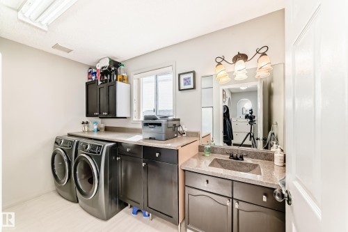 84 Jefferson Road, Edmonton, AB - Indoor Photo Showing Laundry Room