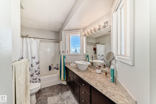 84 Jefferson Road, Edmonton, AB - Indoor Photo Showing Bathroom