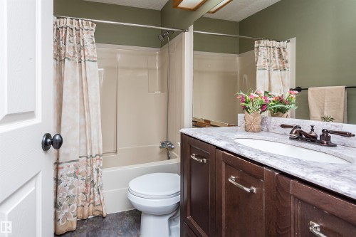 84 Jefferson Road, Edmonton, AB - Indoor Photo Showing Bathroom