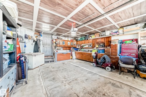 84 Jefferson Road, Edmonton, AB - Indoor Photo Showing Garage