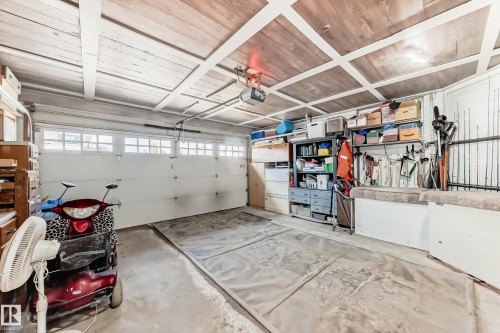 84 Jefferson Road, Edmonton, AB - Indoor Photo Showing Garage