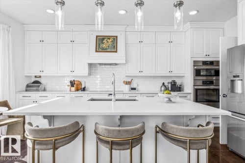 915 177 Street, Edmonton, AB - Indoor Photo Showing Kitchen With Upgraded Kitchen