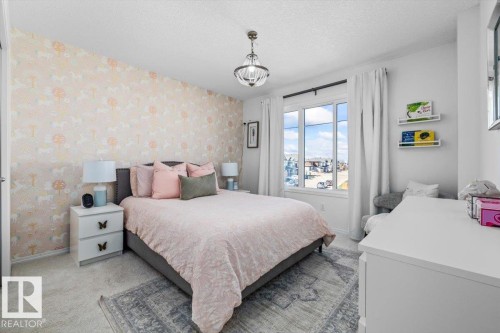 915 177 Street, Edmonton, AB - Indoor Photo Showing Bedroom