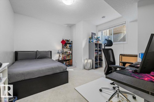 915 177 Street, Edmonton, AB - Indoor