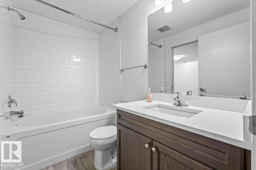 915 177 Street, Edmonton, AB - Indoor Photo Showing Bathroom