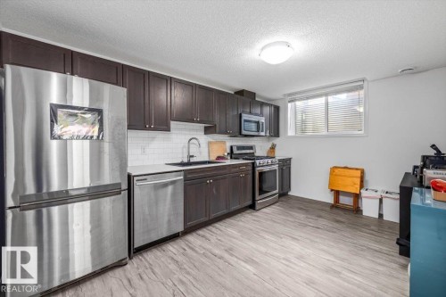 915 177 Street, Edmonton, AB - Indoor Photo Showing Kitchen