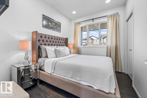 915 177 Street, Edmonton, AB - Indoor Photo Showing Bedroom