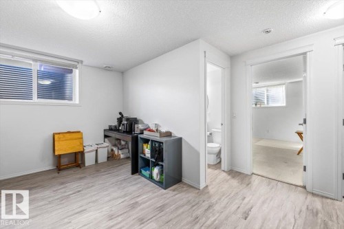 915 177 Street, Edmonton, AB - Indoor