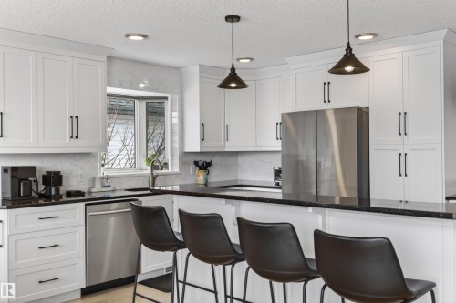 603 Beach Avenue, Cold Lake, AB - Indoor Photo Showing Kitchen With Upgraded Kitchen