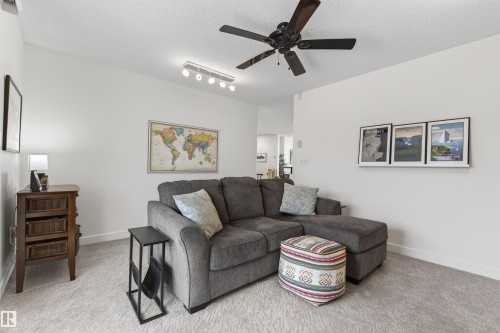 603 Beach Avenue, Cold Lake, AB - Indoor Photo Showing Living Room