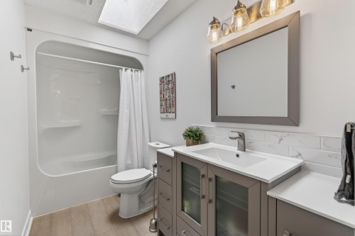 603 Beach Avenue, Cold Lake, AB - Indoor Photo Showing Bathroom