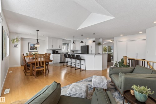 603 Beach Avenue, Cold Lake, AB - Indoor Photo Showing Living Room