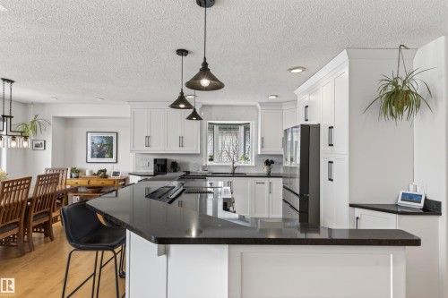 603 Beach Avenue, Cold Lake, AB - Indoor Photo Showing Kitchen With Upgraded Kitchen