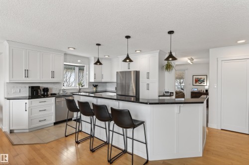 603 Beach Avenue, Cold Lake, AB - Indoor Photo Showing Kitchen With Upgraded Kitchen