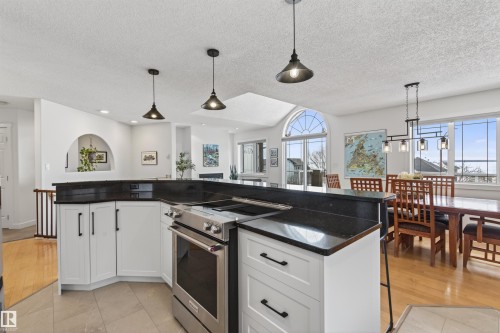 603 Beach Avenue, Cold Lake, AB - Indoor Photo Showing Kitchen