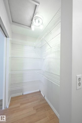 15 Glaewyn Es, St. Albert, AB - Indoor With Storage