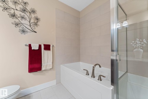 251 6079 Maynard Way, Edmonton, AB - Indoor Photo Showing Bathroom