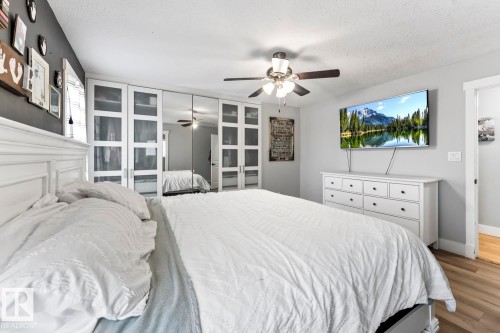 5706 Meadow Way, Cold Lake, AB - Indoor Photo Showing Bedroom