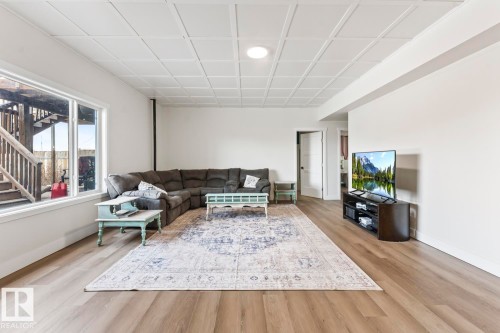 5706 Meadow Way, Cold Lake, AB - Indoor Photo Showing Living Room