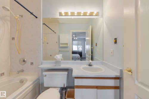 402 10610 76 Street, Edmonton, AB - Indoor Photo Showing Bathroom