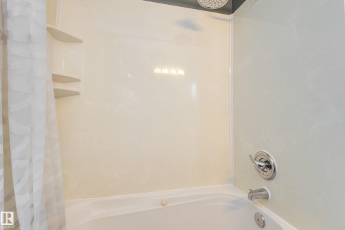 14227 74 Street, Edmonton, AB - Indoor Photo Showing Bathroom