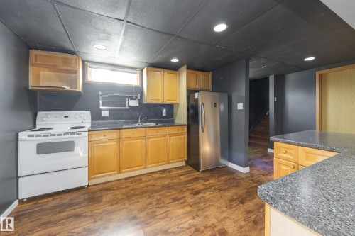 14227 74 Street, Edmonton, AB - Indoor Photo Showing Kitchen