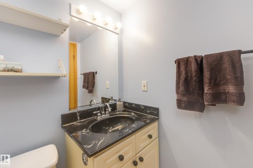 14227 74 Street, Edmonton, AB - Indoor Photo Showing Bathroom