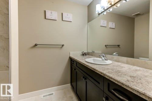 2339 Ware Crescent, Edmonton, AB - Indoor Photo Showing Bathroom