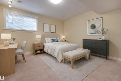 10810 74 Avenue, Edmonton, AB - Indoor Photo Showing Bedroom