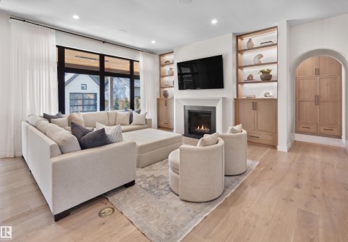10534 139 Street, Edmonton, AB - Indoor Photo Showing Living Room With Fireplace