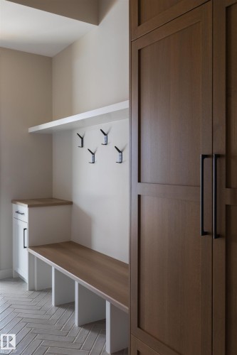 10534 139 Street, Edmonton, AB - Indoor