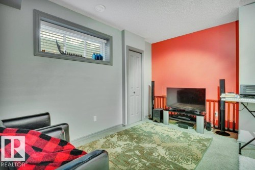 1611 63 Street, Edmonton, AB - Indoor