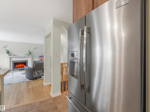 1885 Tomlinson Way, Edmonton, AB - Indoor