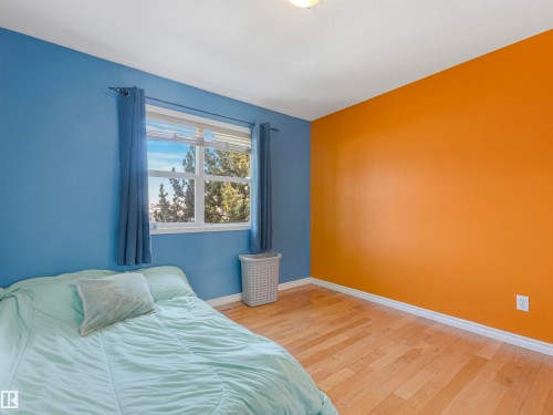 1885 Tomlinson Way, Edmonton, AB - Indoor Photo Showing Bedroom