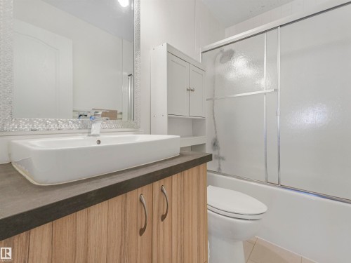 1885 Tomlinson Way, Edmonton, AB - Indoor Photo Showing Bathroom
