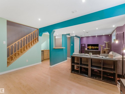 1885 Tomlinson Way, Edmonton, AB - Indoor Photo Showing Other Room