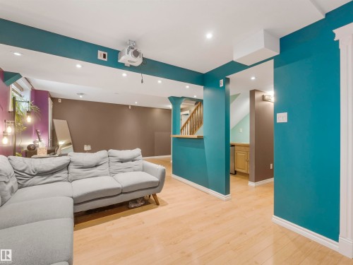 1885 Tomlinson Way, Edmonton, AB - Indoor