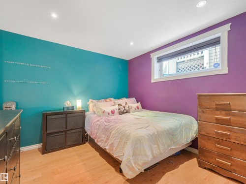 1885 Tomlinson Way, Edmonton, AB - Indoor Photo Showing Bedroom