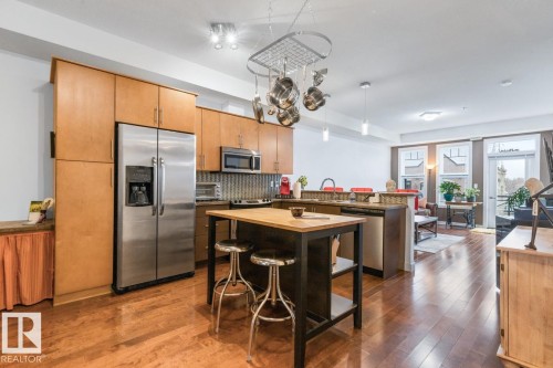 406 10808 71 Avenue, Edmonton, AB - Indoor Photo Showing Kitchen