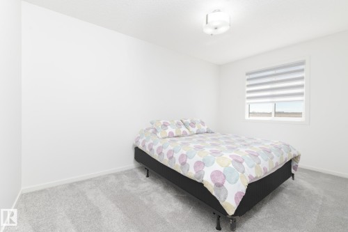 2126 Graydon Hill Crescent, Edmonton, AB - Indoor Photo Showing Bedroom